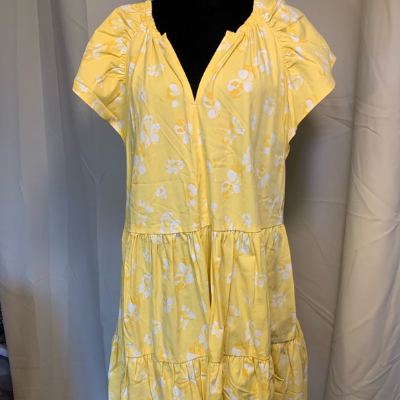 Banana Republic Dresses & Skirts - Banana Republic Yellow Floral Dress, size Medium Petite